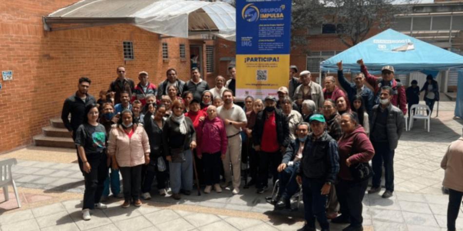 Alfabetización digital de personas mayores en Bogotá