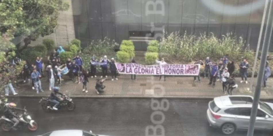 Protesta de hinchas de Millonarios