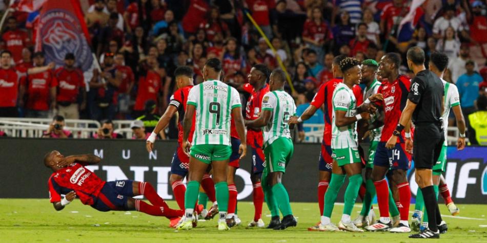 Pelea en clásico Atlético Nacional vs Medellín