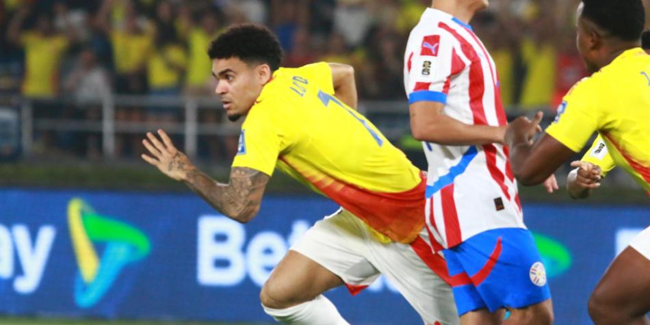 Luis Díaz celebra gol a Paraguay en Eliminatorias