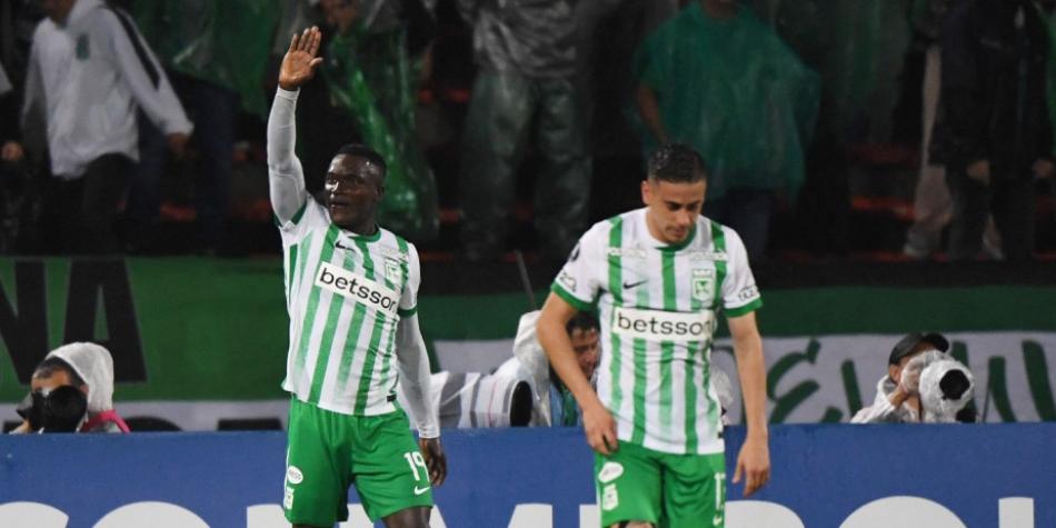 Kevin Viveros celebra gol en Copa Libertadores