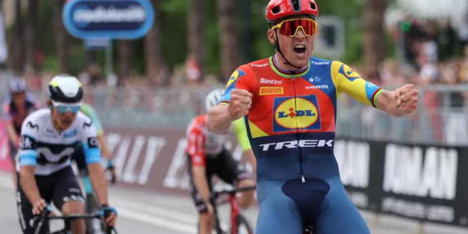 Mads Pedersen gana la etapa 5 del Giro