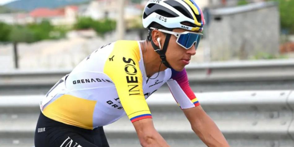 Egan Bernal durante el Giro 2025
