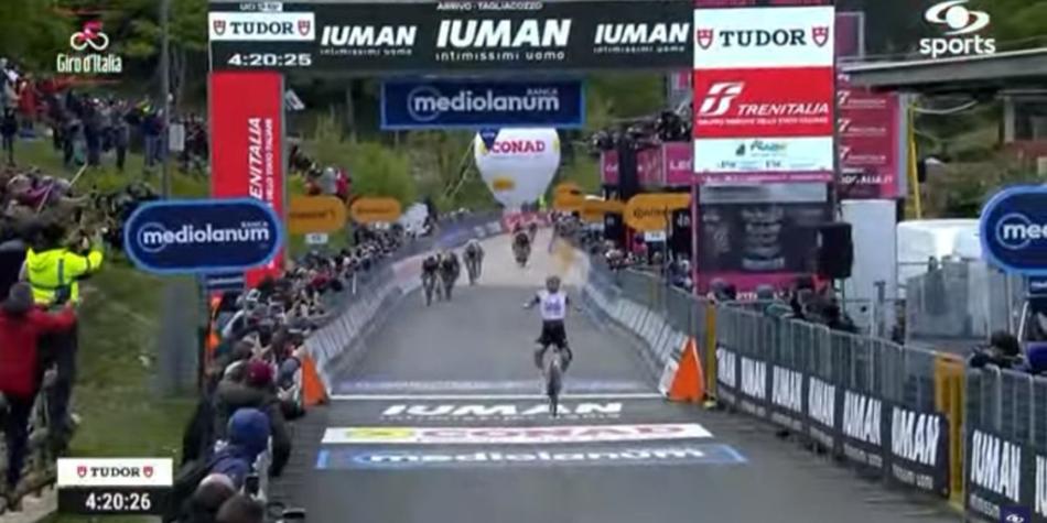 Juan Ayuso y Egan Bernal, Giro 2025