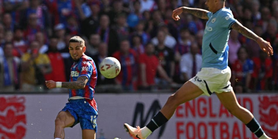 Daniel Muñoz - Crystal Palace vs Manchester City - Final FA Cup