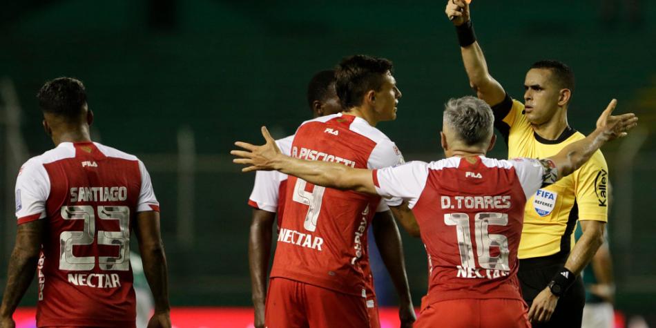 Doble expulsión en Santa Fe