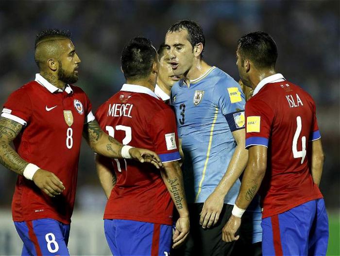 Fotografías del partido Uruguay Chile Eliminatorias Suramericanas