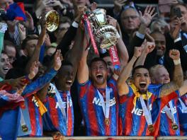 Daniel Muñoz y Jefferson Lerma - Crystal Palace