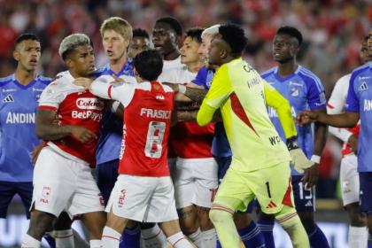¿Qué pasó con Daniel Ruiz? Brutal pelea en Santa Fe vs Millonarios ¿Qué pasó con Daniel Ruiz? Brutal pelea en Santa Fe vs Millonarios